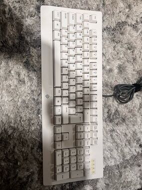 White Mechanical Wired Keyboard - Compact Full-Size Design. Red switch, wired